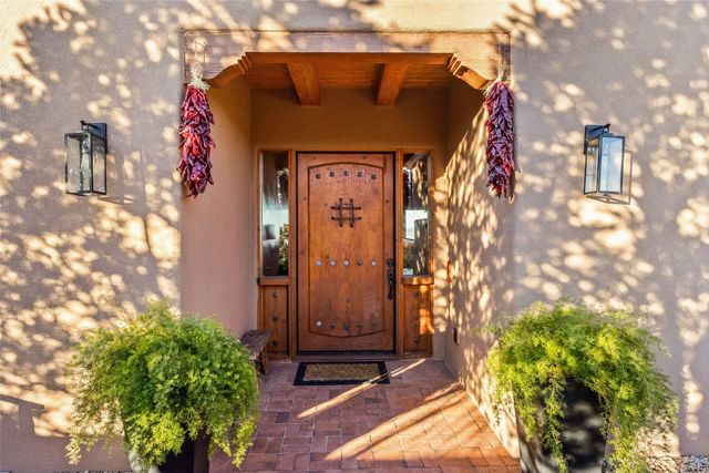 17 Sueno De Santa Fe, Santa Fe, NM 87505