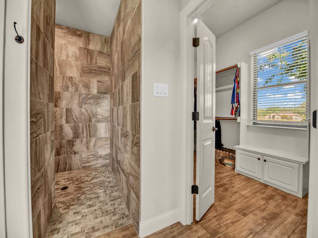 3601 Farm Land Court, Granbury, TX 76048