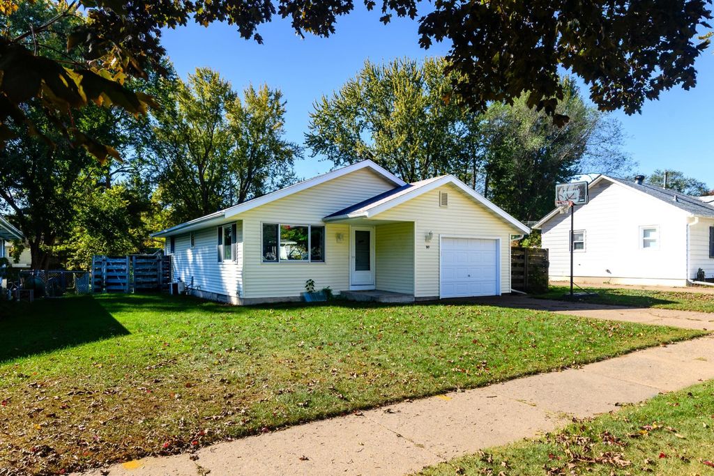Image 1 of property listing at 919 Fountain Street, Eau Claire, WI 54703