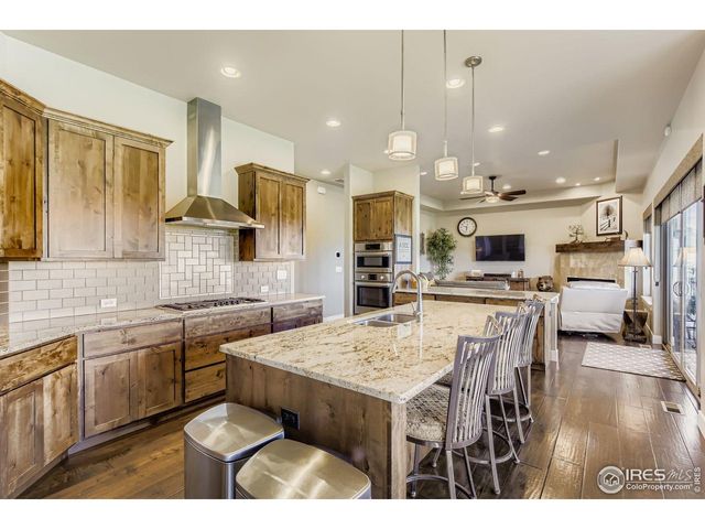 327 Duesenberg Ln, Fort Collins, CO 80524