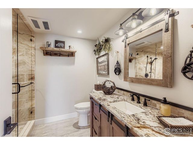 327 Duesenberg Ln, Fort Collins, CO 80524