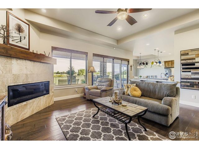 327 Duesenberg Ln, Fort Collins, CO 80524