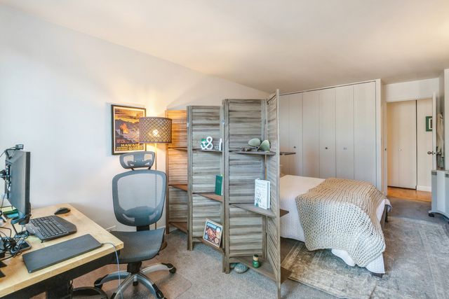 400 E Randolph Street 2518, Chicago, IL 60601