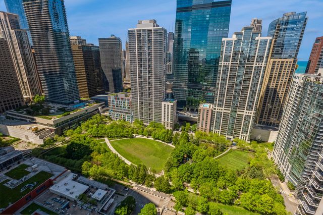 400 E Randolph Street 2518, Chicago, IL 60601