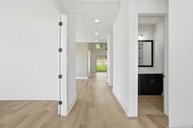 1630 Yardzen Lane, San Antonio, TX 78260