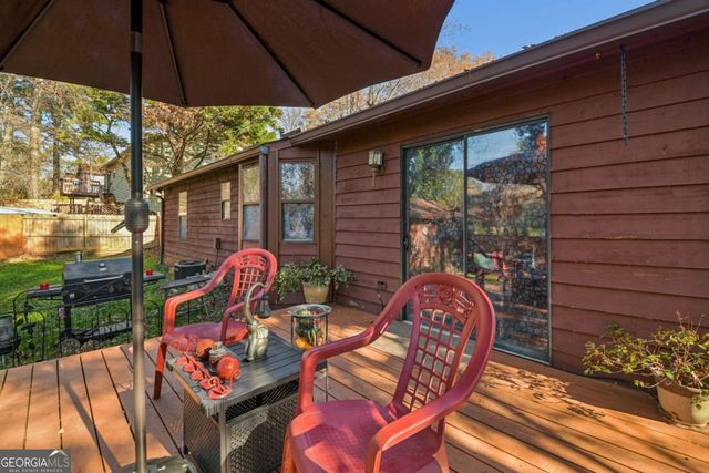 527 Jaywood Drive, Stone Mountain, GA 30083