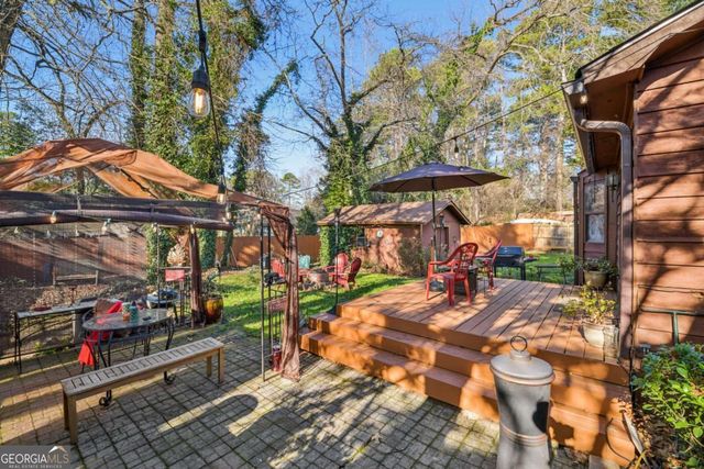 527 Jaywood Drive, Stone Mountain, GA 30083