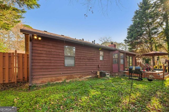 527 Jaywood Drive, Stone Mountain, GA 30083