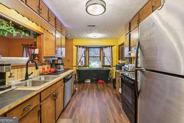 527 Jaywood Drive, Stone Mountain, GA 30083