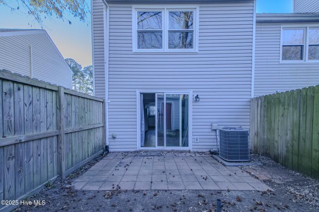 116 Greenford Place, Jacksonville, NC 28540