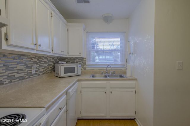 116 Greenford Place, Jacksonville, NC 28540