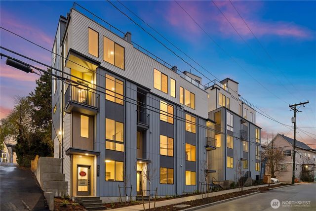 953 N 35th Street, Seattle, WA 98103