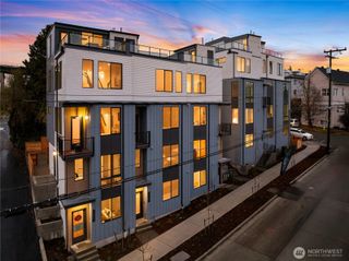 953 N 35th Street, Seattle, WA 98103