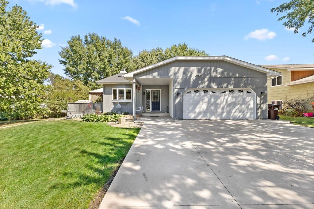 2679 Guthrie Avenue N, Oakdale, MN 55128 — exterior