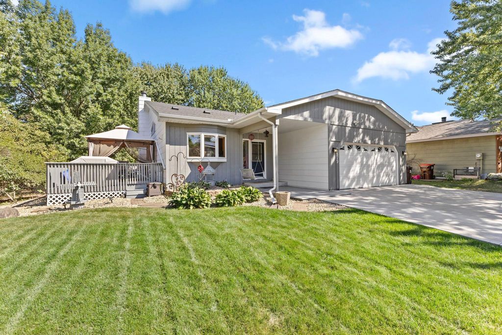2679 Guthrie Avenue N, Oakdale, MN 55128 — photo 3