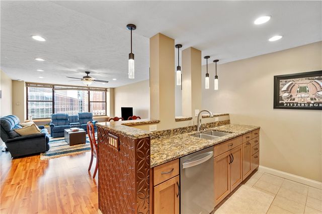 112 Washington Place 6D, Downtown Pgh, PA 15219