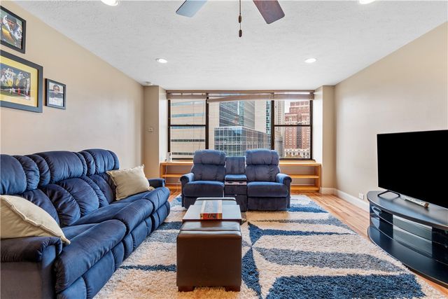 112 Washington Place 6D, Downtown Pgh, PA 15219
