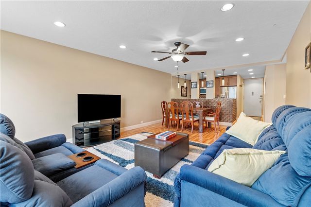 112 Washington Place 6D, Downtown Pgh, PA 15219