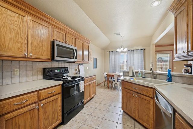 1640 SW 31st Terrace, Moore, OK 73160