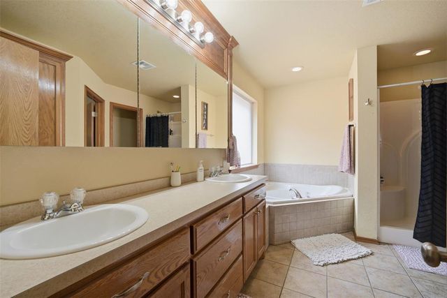1640 SW 31st Terrace, Moore, OK 73160