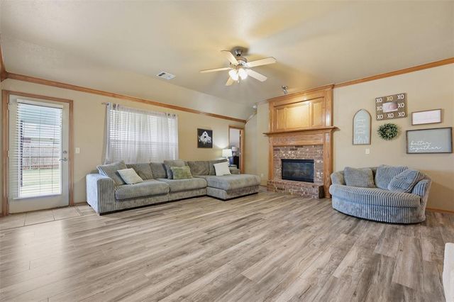 1640 SW 31st Terrace, Moore, OK 73160