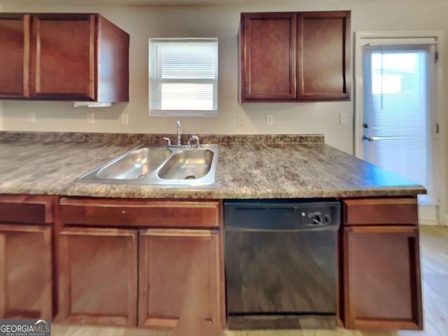 7585 Volion Parkway, Fairburn, GA 30213