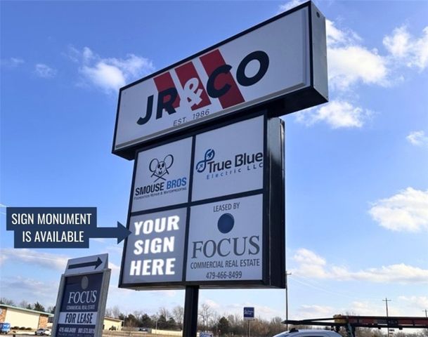 5764 N Thompson Street D, Springdale, AR 72764