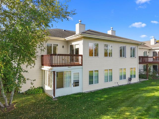 229 Creekside PLACE, Delavan, WI 53115