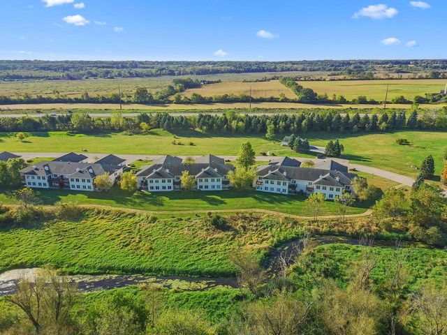 229 Creekside PLACE, Delavan, WI 53115