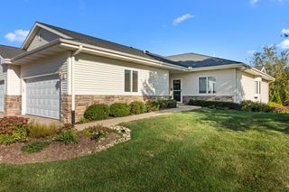 229 Creekside PLACE, Delavan, WI 53115