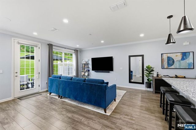 84 Aspen Drive, Cedar Grove, NJ 07009