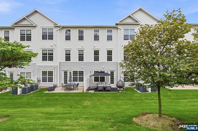 84 Aspen Drive, Cedar Grove, NJ 07009