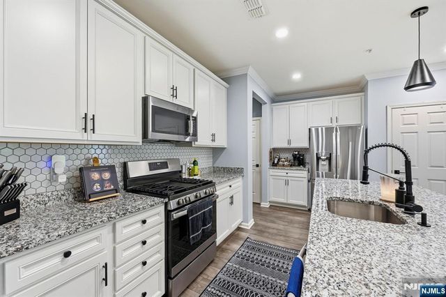 84 Aspen Drive, Cedar Grove, NJ 07009