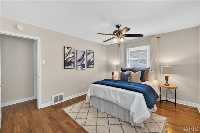 68 Barton Place, St Charles, MO 63301