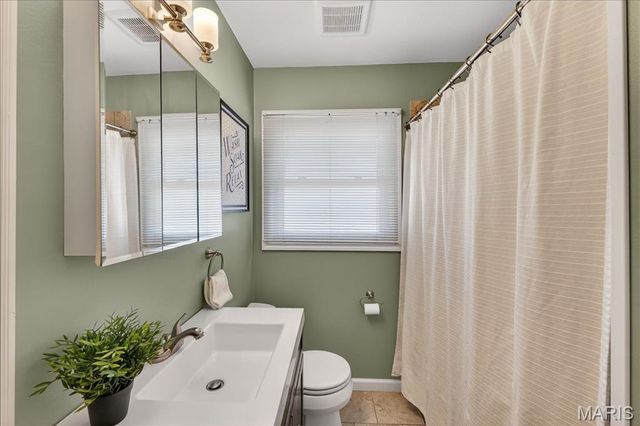 68 Barton Place, St Charles, MO 63301