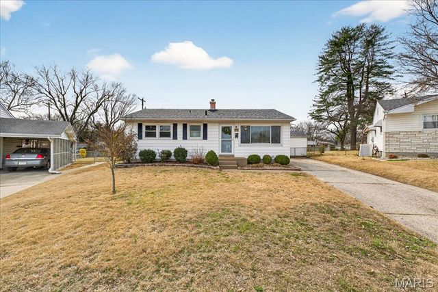 68 Barton Place, St Charles, MO 63301