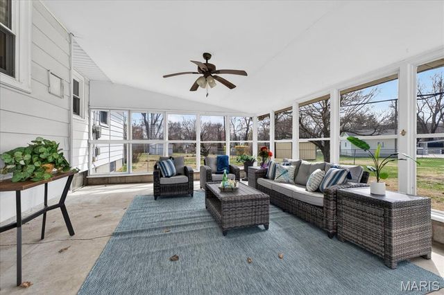 68 Barton Place, St Charles, MO 63301