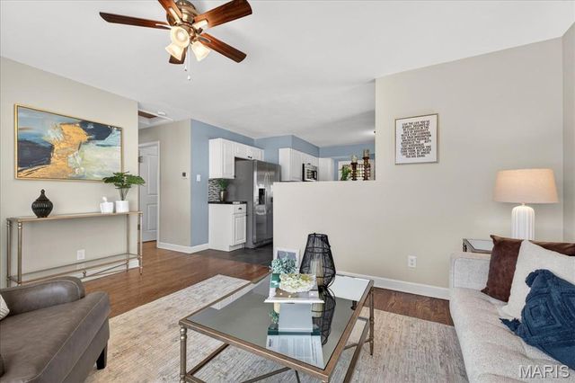 68 Barton Place, St Charles, MO 63301