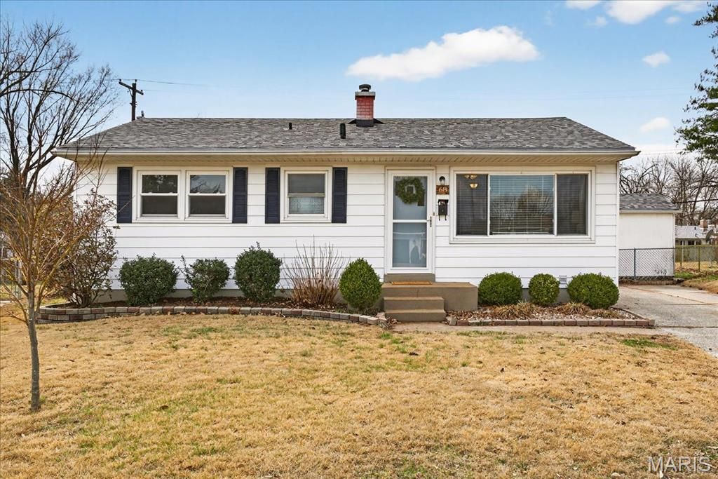 68 Barton Place, St Charles, MO 63301