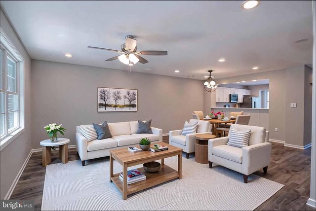 33 DUCK ST W, Front Royal, VA 22630