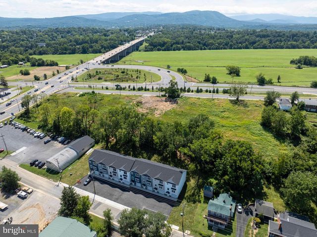 33 DUCK ST W, Front Royal, VA 22630