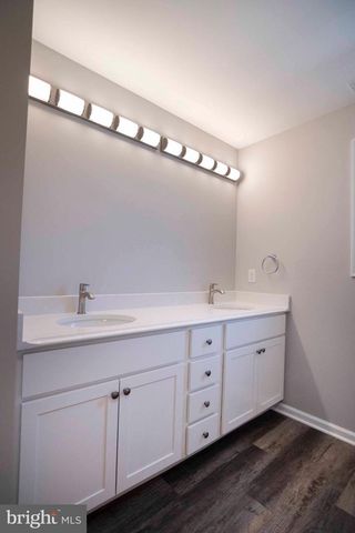 33 DUCK ST W, Front Royal, VA 22630