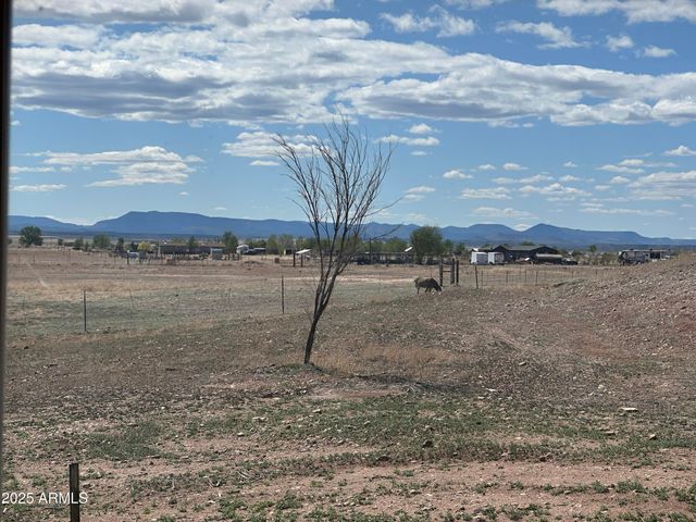 3125 W BIG CHINO Road, Paulden, AZ 86334