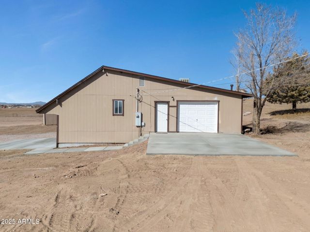 3125 W BIG CHINO Road, Paulden, AZ 86334