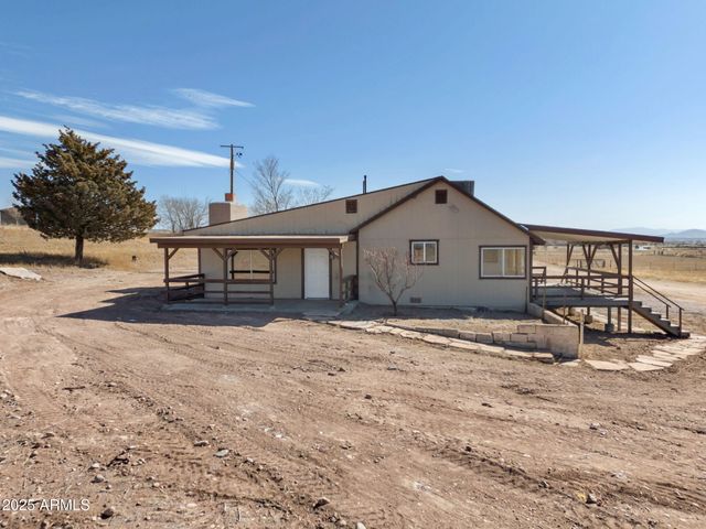 3125 W BIG CHINO Road, Paulden, AZ 86334