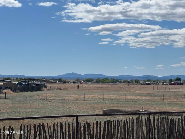 3125 W BIG CHINO Road, Paulden, AZ 86334