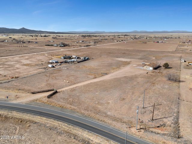 3125 W BIG CHINO Road, Paulden, AZ 86334