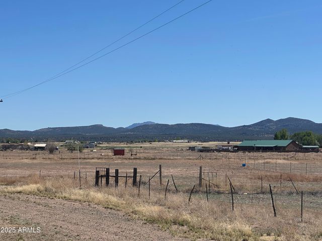 3125 W BIG CHINO Road, Paulden, AZ 86334