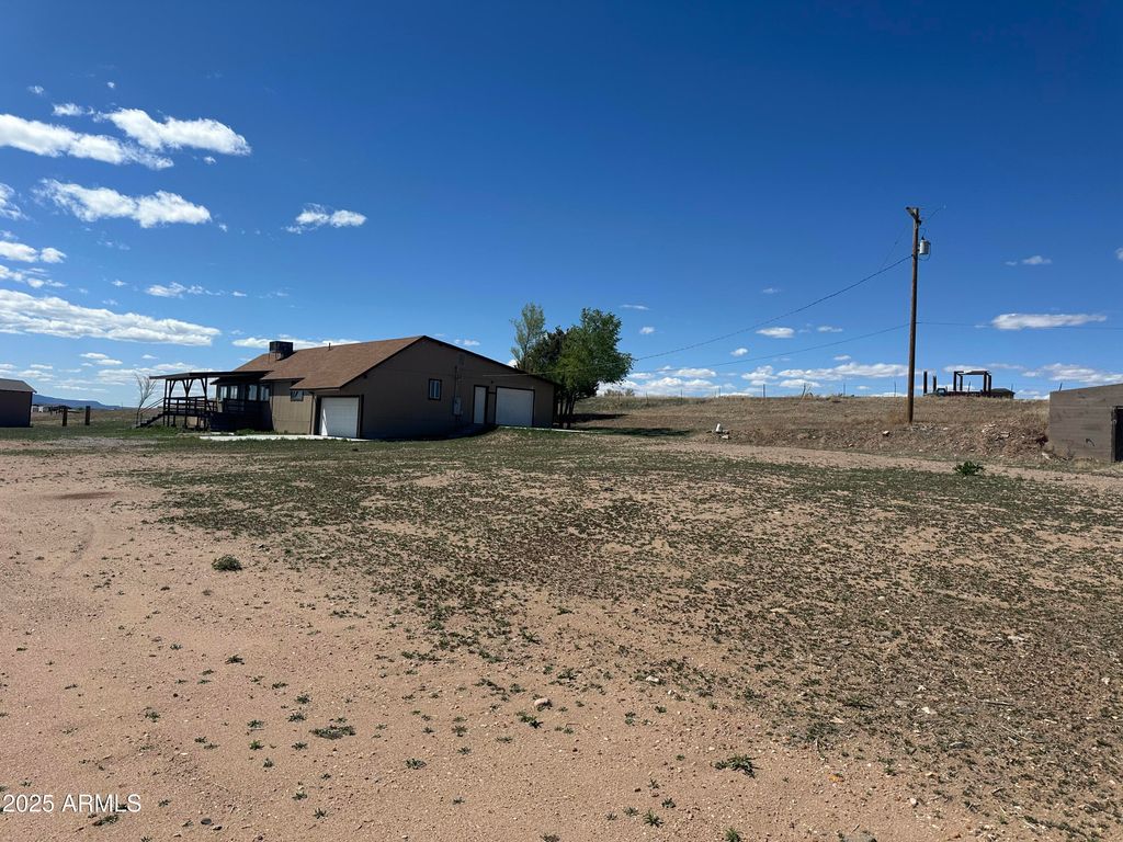 3125 W BIG CHINO Road, Paulden, AZ 86334
