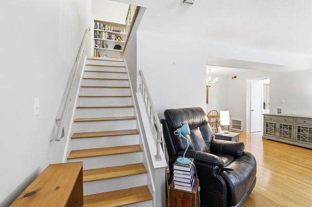 95 Greenbrook Dr 95, Stoughton, MA 02072